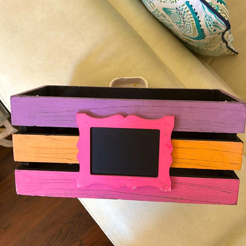 FARMHOUSE WOODEN CRATE purple/coral/pinkHAS SMALL CHALKBOARD on front CUTE